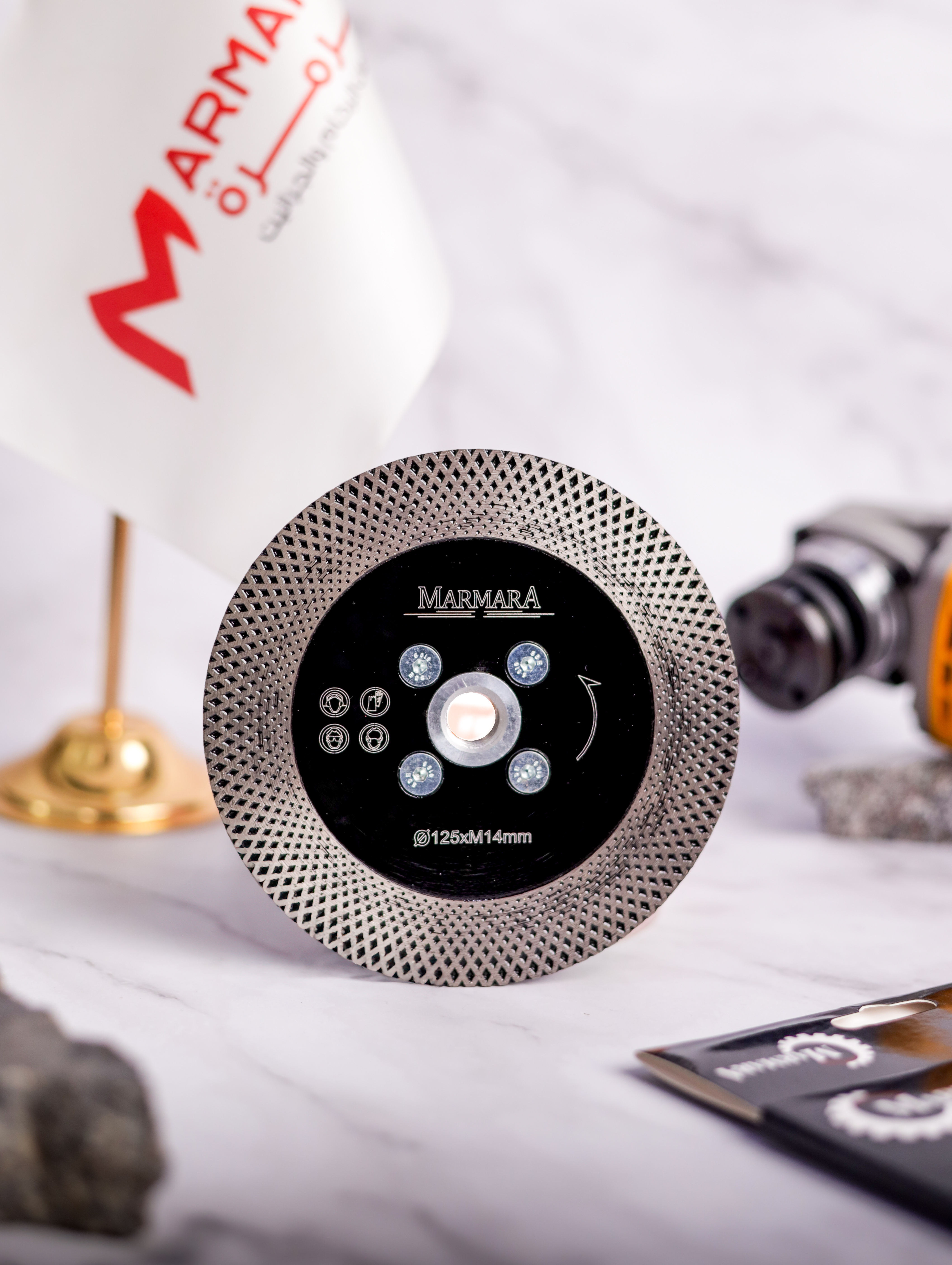 حلية بورسلين (مضفور بسن)